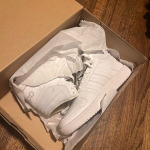NWT Adidas Hoops 2.0 Classic White Sneakers